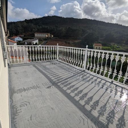 Vivienda Turistica Vacacional Maricarmen Hotel Arou ภายนอก รูปภาพ