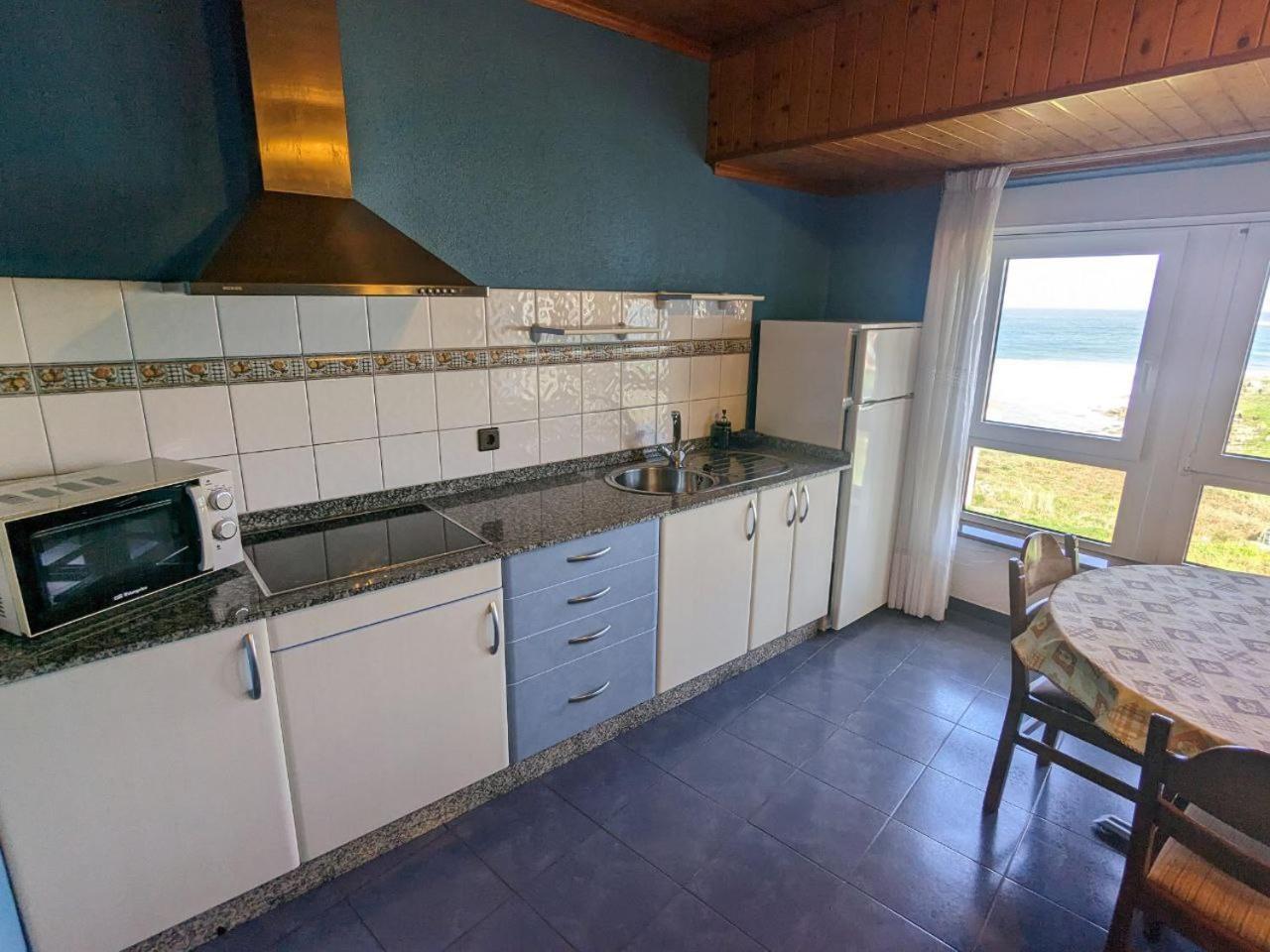 Vivienda Turistica Vacacional Maricarmen Hotel Arou ภายนอก รูปภาพ