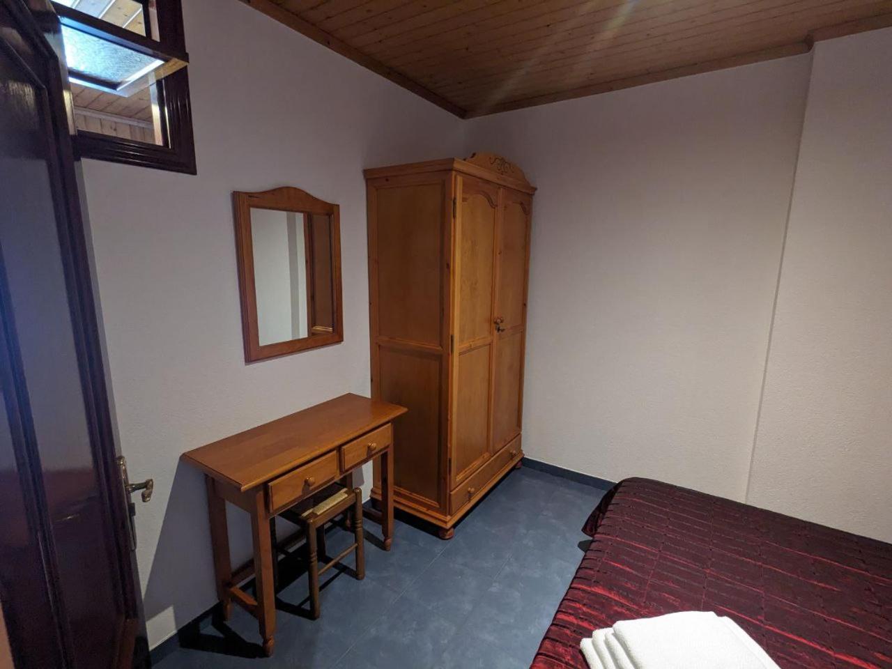 Vivienda Turistica Vacacional Maricarmen Hotel Arou ภายนอก รูปภาพ