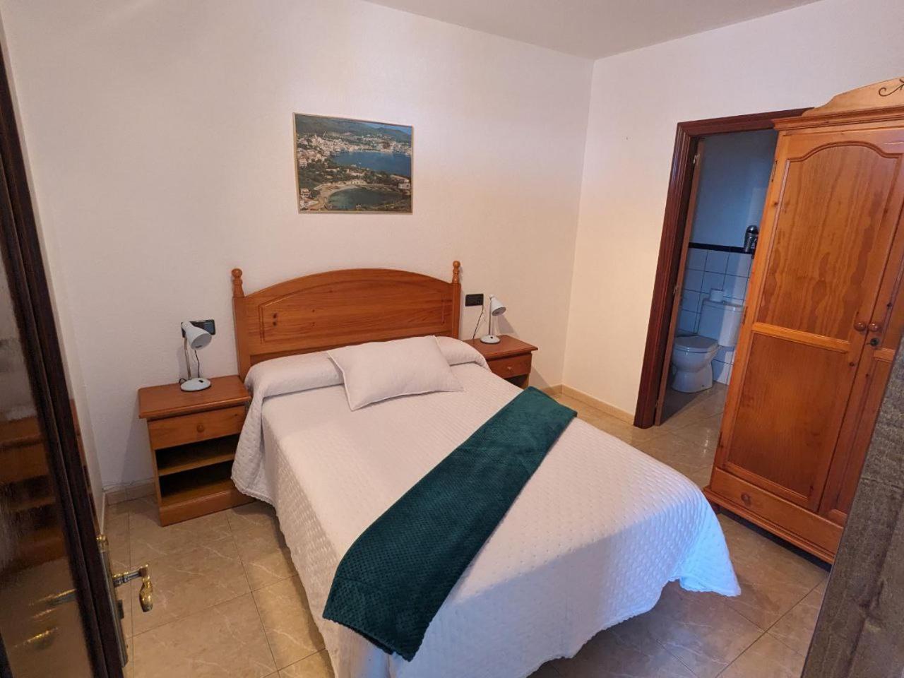 Vivienda Turistica Vacacional Maricarmen Hotel Arou ภายนอก รูปภาพ