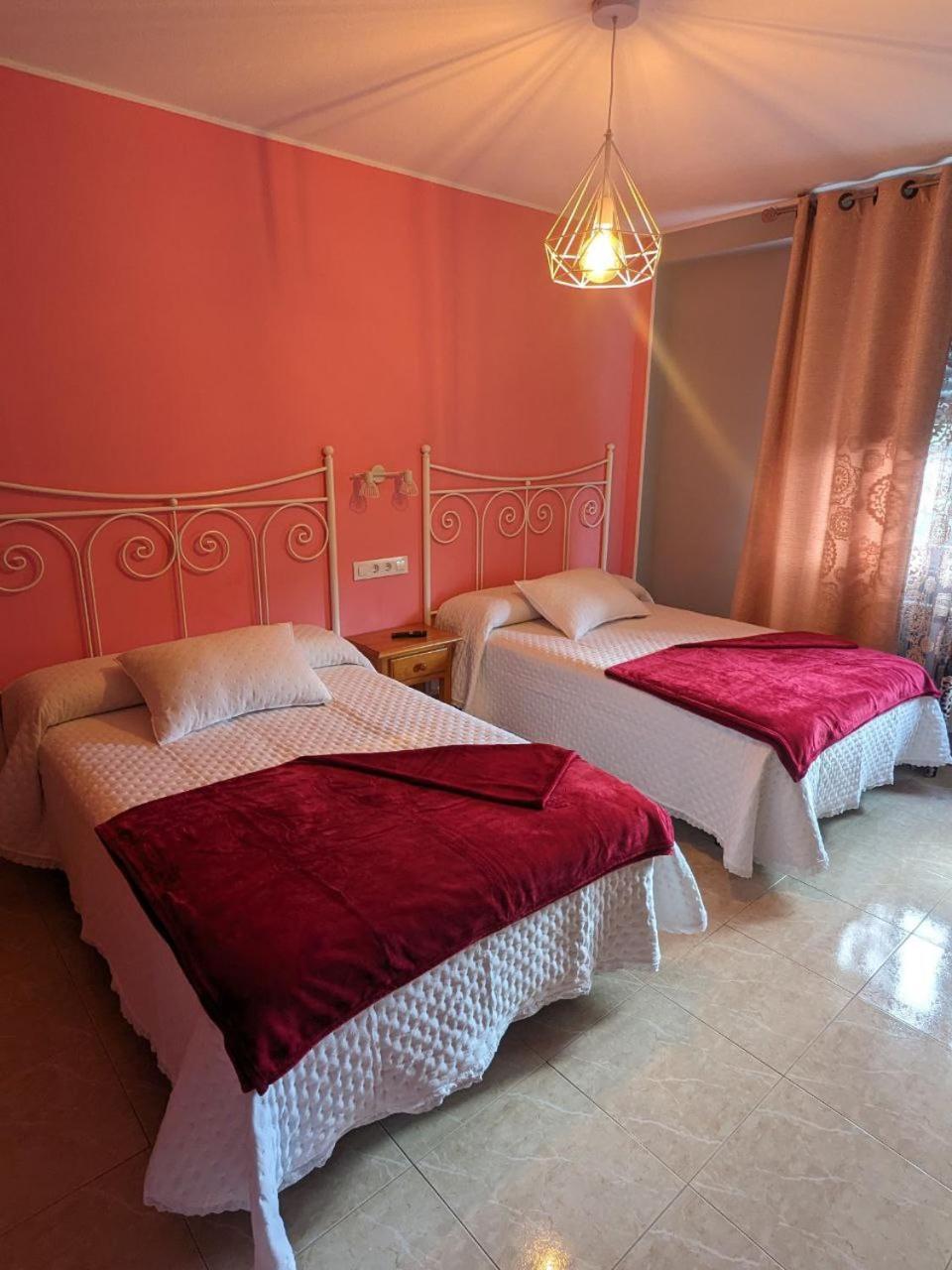 Vivienda Turistica Vacacional Maricarmen Hotel Arou ภายนอก รูปภาพ